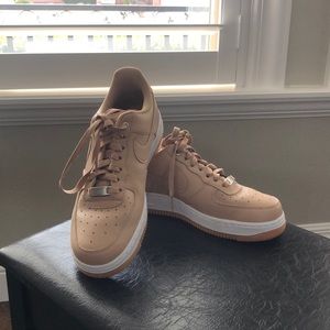 Nike Air Force 1 in color nude